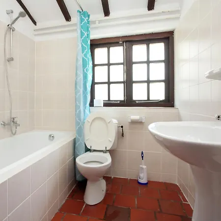 In With Pool & Bbq *