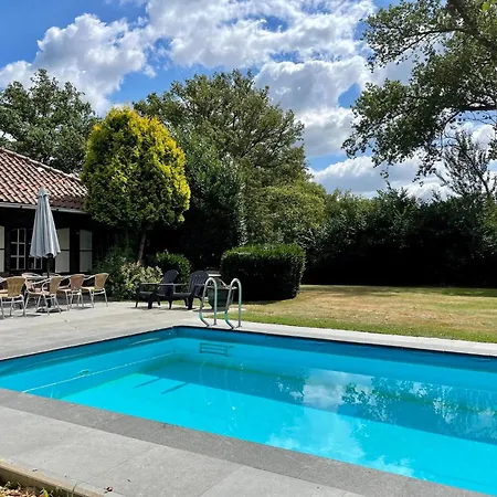 In With Pool & Bbq * Sint Joost