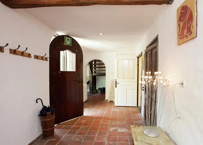 In With Pool & Bbq Сasa de vacaciones *